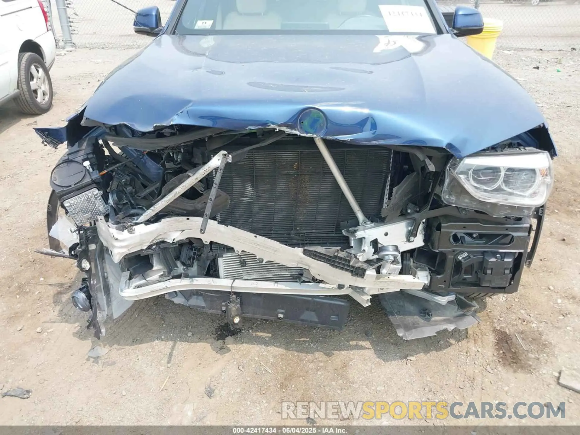6 Photograph of a damaged car 5UXTS1C04M9E30643 BMW X3 PHEV 2021