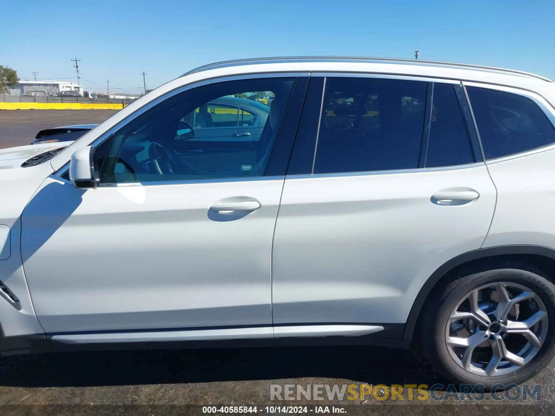 15 Фотография поврежденного автомобиля 5UXTS1C07M9G31050 BMW X3 PHEV 2021