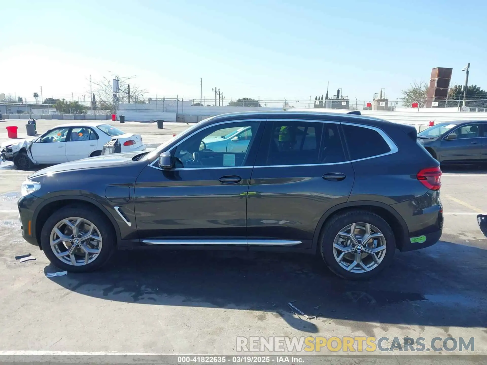 14 Фотография поврежденного автомобиля 5UXTS1C0XM9H12818 BMW X3 PHEV 2021