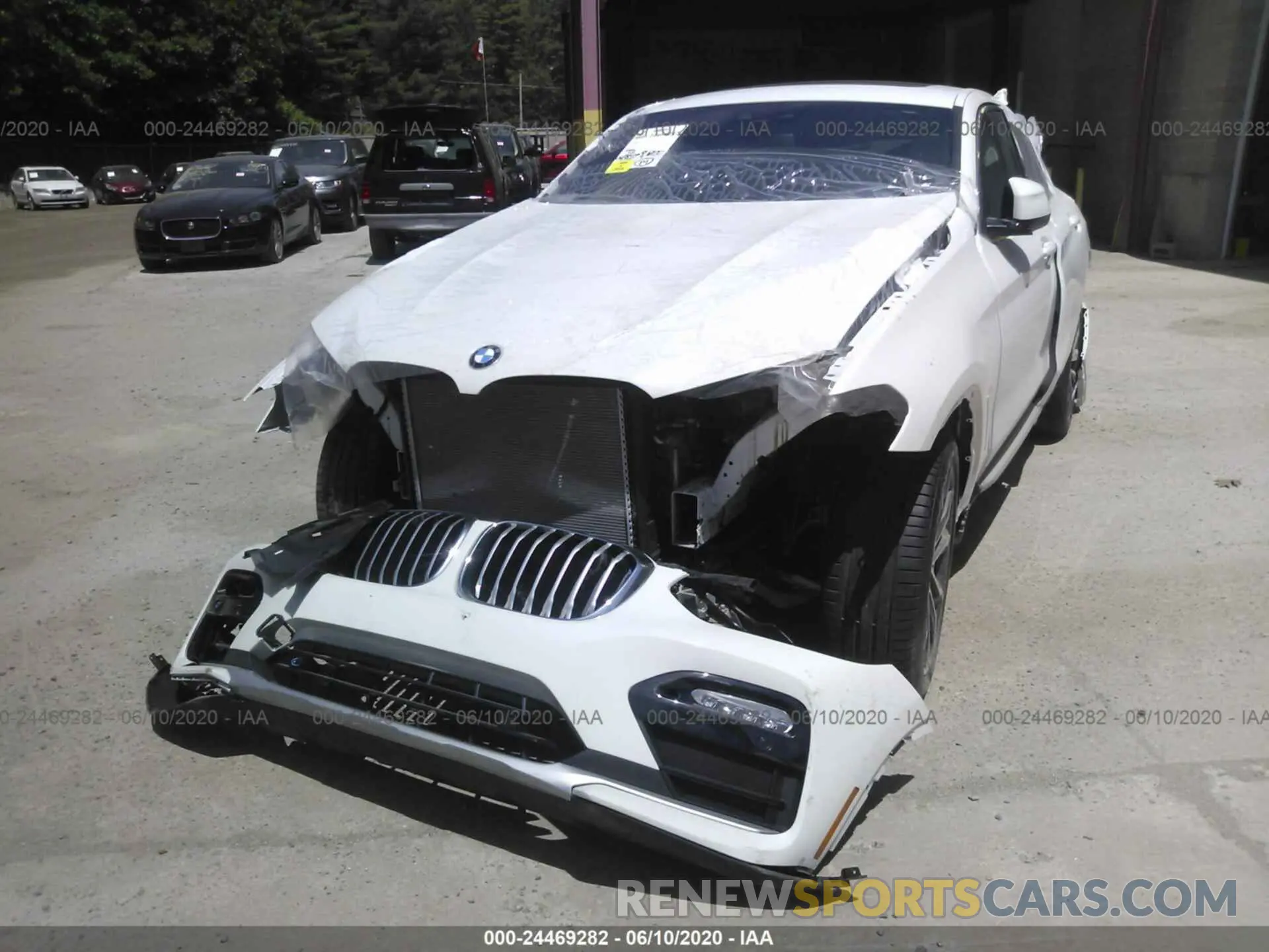 6 Photograph of a damaged car 5UXUJ3C52KLG52225 BMW X4 2019