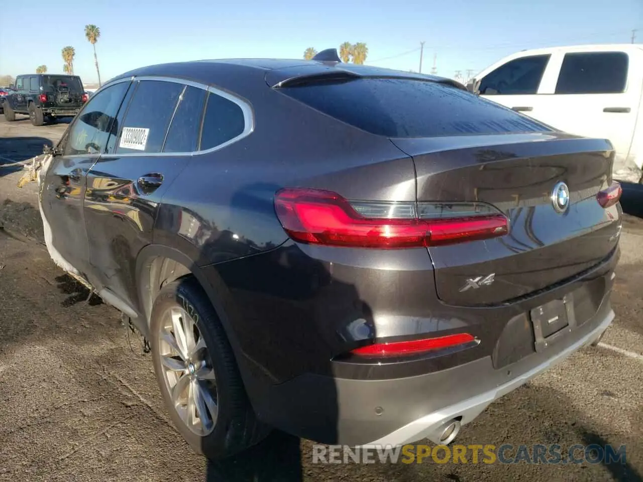 3 Photograph of a damaged car 5UXUJ3C52KLG53505 BMW X4 2019