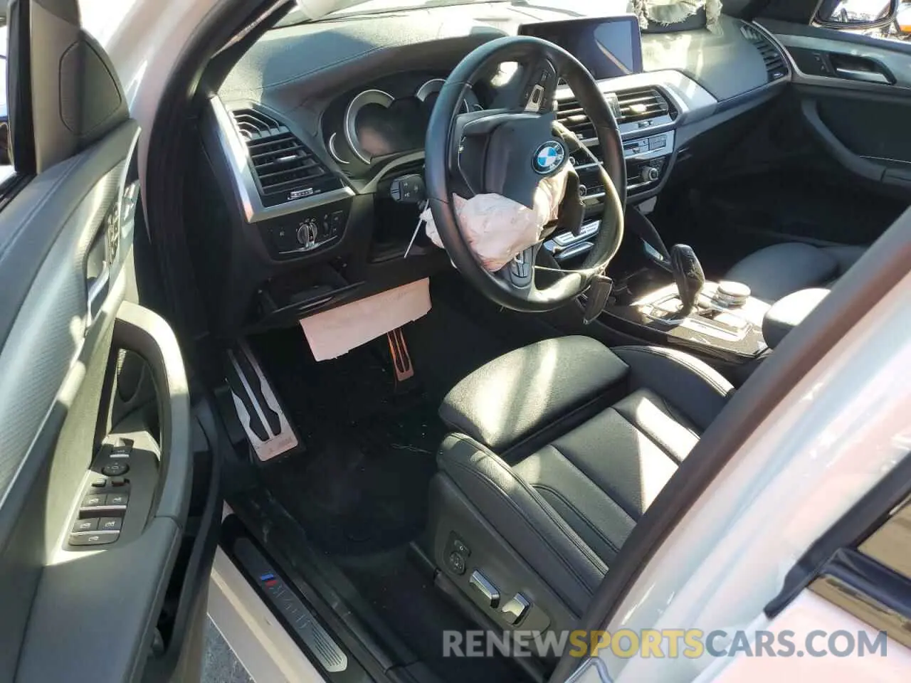 8 Photograph of a damaged car 5UXUJ5C52K9A32869 BMW X4 2019