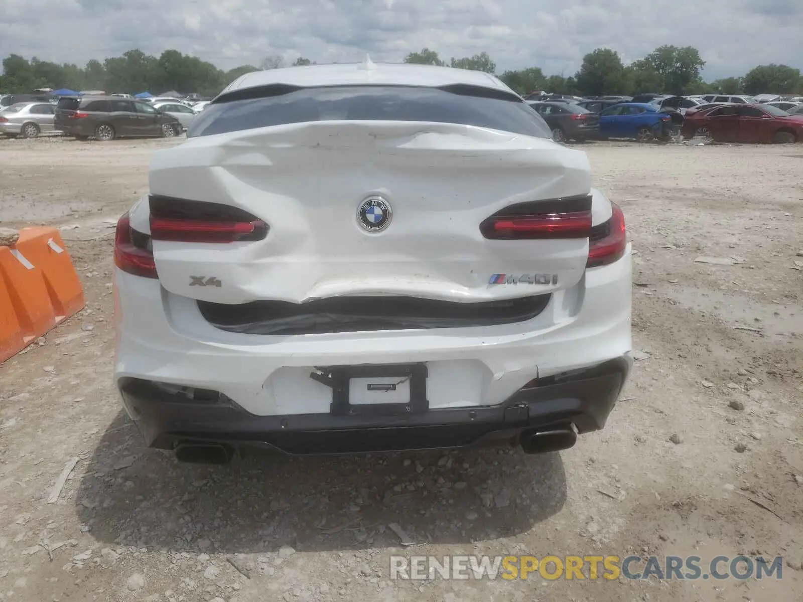 9 Photograph of a damaged car 5UXUJ5C56KLJ63321 BMW X4 2019