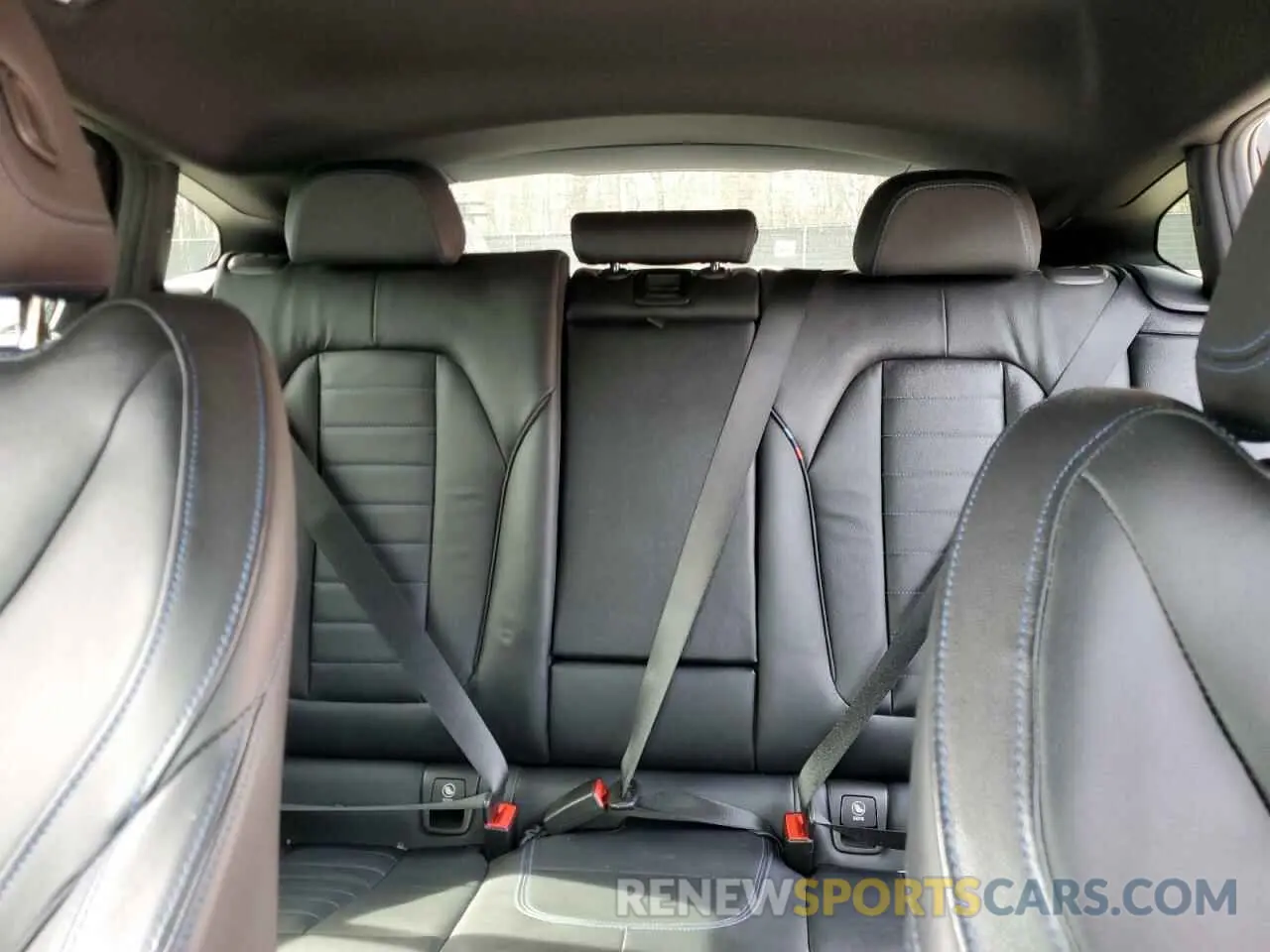 10 Photograph of a damaged car 5UXUJ5C5XKLJ64004 BMW X4 2019