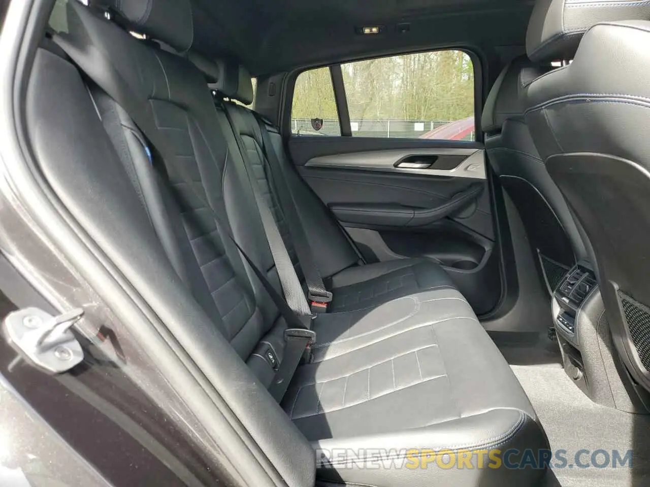 12 Photograph of a damaged car 5UXUJ5C5XKLJ64004 BMW X4 2019