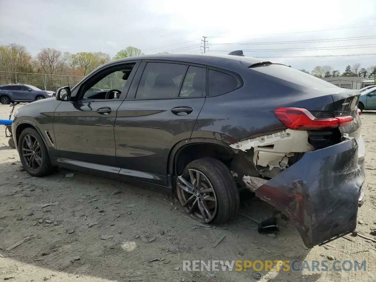 2 Photograph of a damaged car 5UXUJ5C5XKLJ64004 BMW X4 2019
