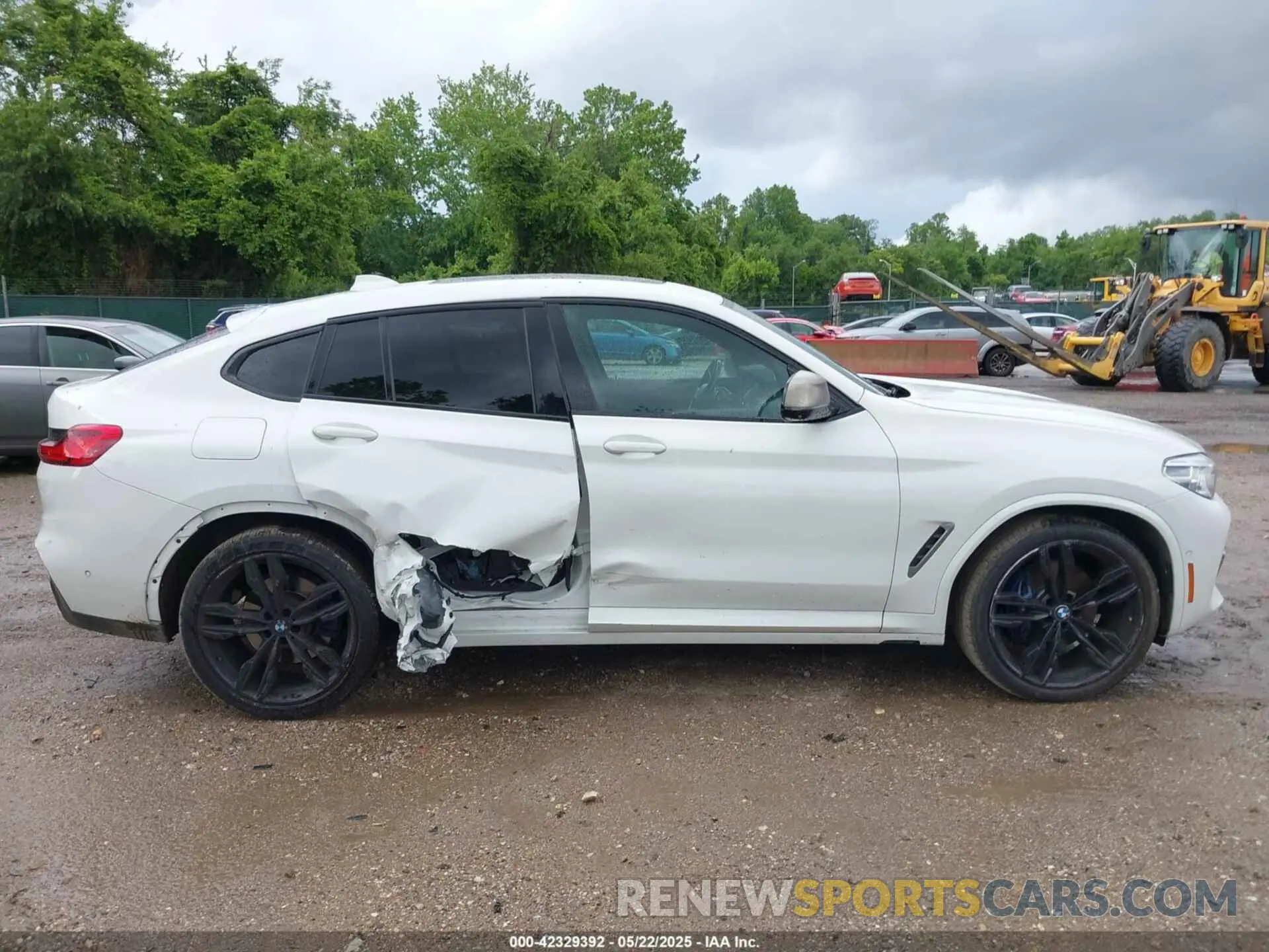 14 Photograph of a damaged car 5UXUJ5C5XKLJ64164 BMW X4 2019