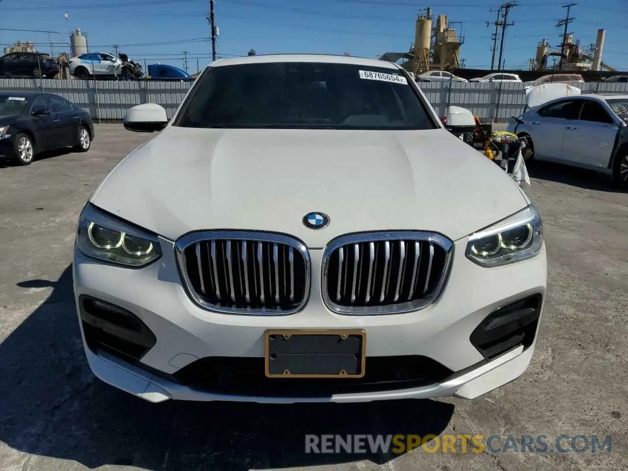 5 Photograph of a damaged car 5UX2V1C00LLE67712 BMW X4 2020