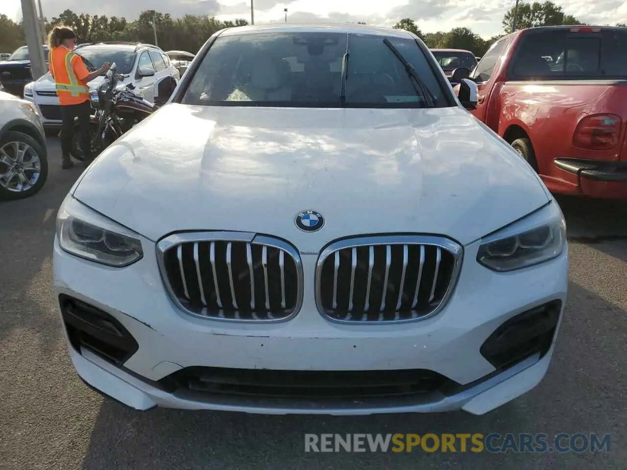 5 Photograph of a damaged car 5UX2V1C03L9B50620 BMW X4 2020