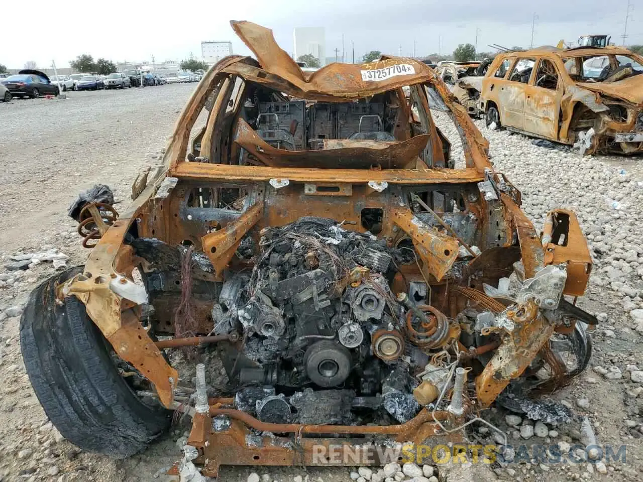 5 Photograph of a damaged car 5UX2V1C03LLE67624 BMW X4 2020