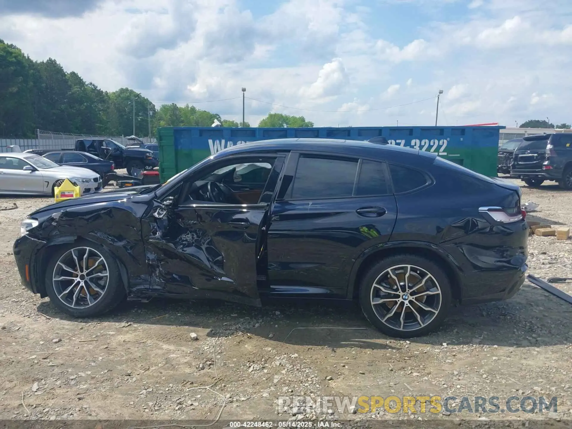 14 Photograph of a damaged car 5UX2V1C04LLE67552 BMW X4 2020