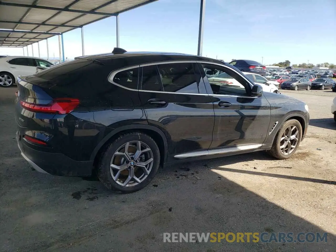 3 Photograph of a damaged car 5UX2V1C06L9B74278 BMW X4 2020
