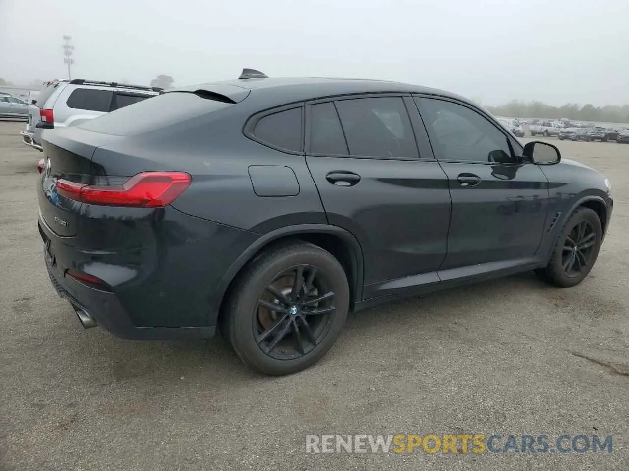 3 Photograph of a damaged car 5UX2V1C08L9B97027 BMW X4 2020