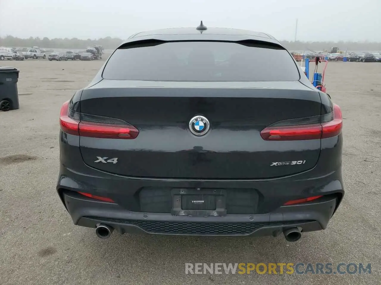 6 Photograph of a damaged car 5UX2V1C08L9B97027 BMW X4 2020