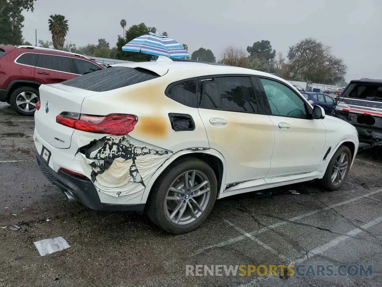 3 Фотография поврежденного автомобиля 5UX2V1C08L9D25170 BMW X4 2020