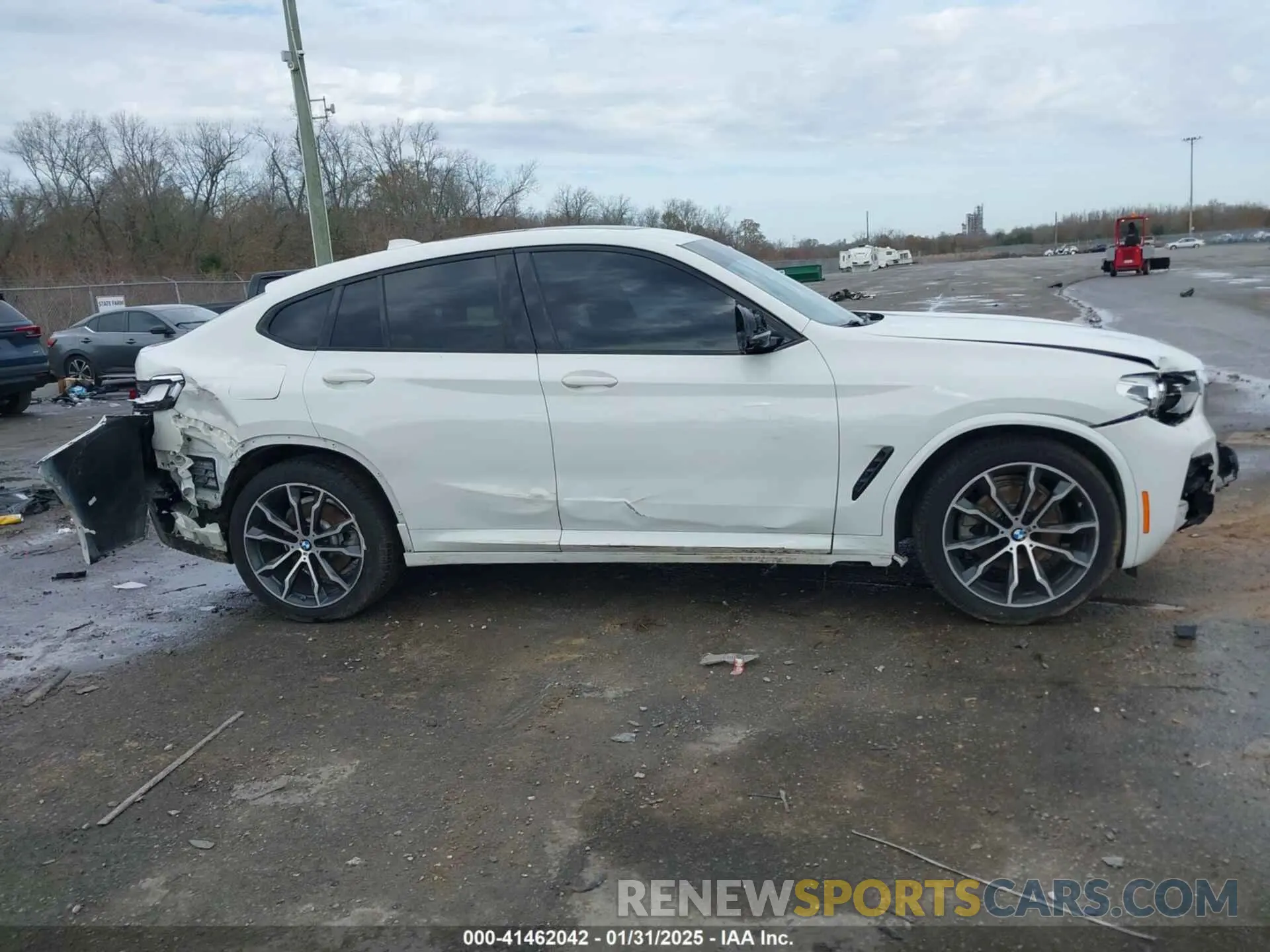 12 Photograph of a damaged car 5UX2V1C09L9B88384 BMW X4 2020
