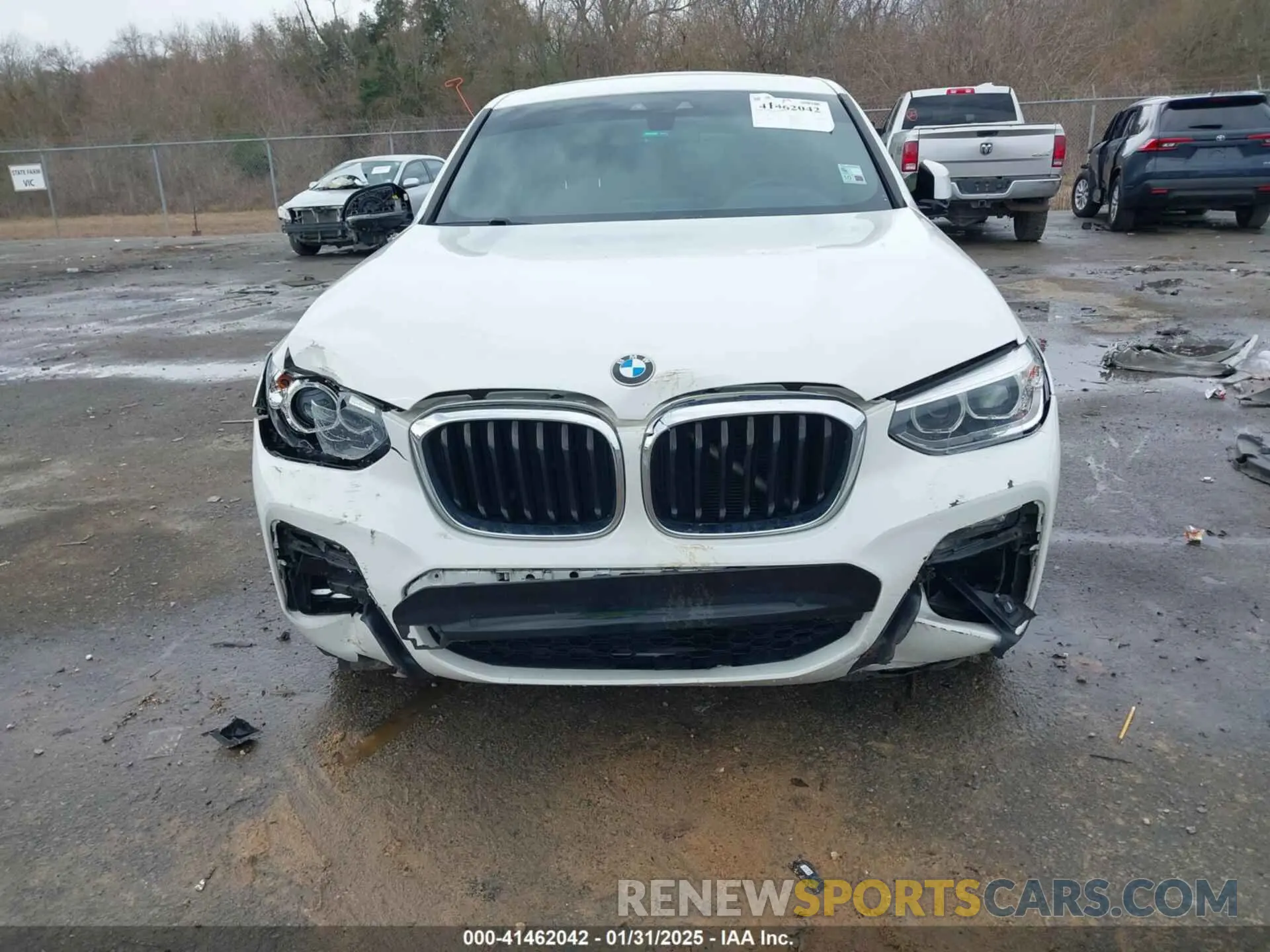 6 Photograph of a damaged car 5UX2V1C09L9B88384 BMW X4 2020