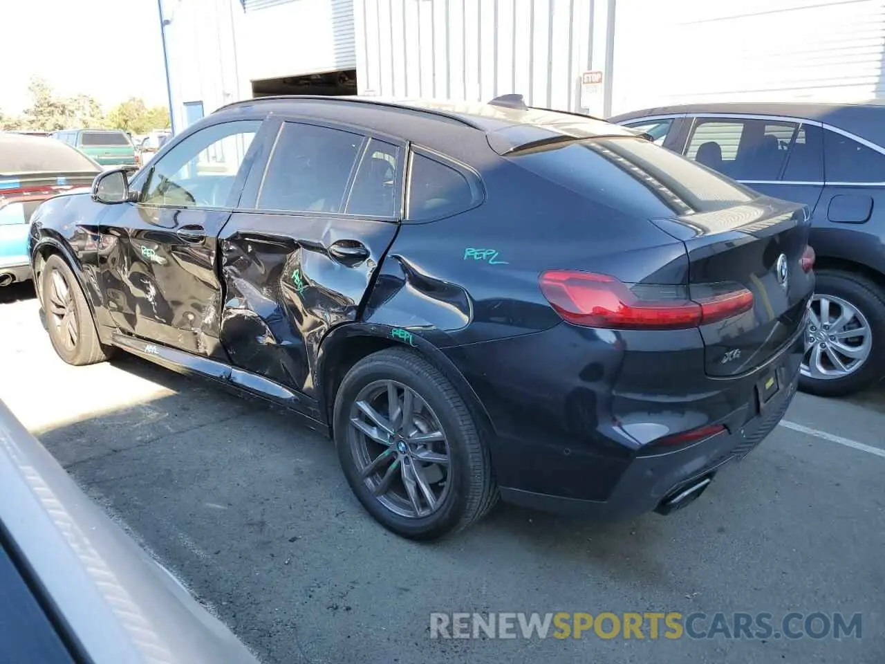2 Photograph of a damaged car 5UX2V5C04L9D60103 BMW X4 2020