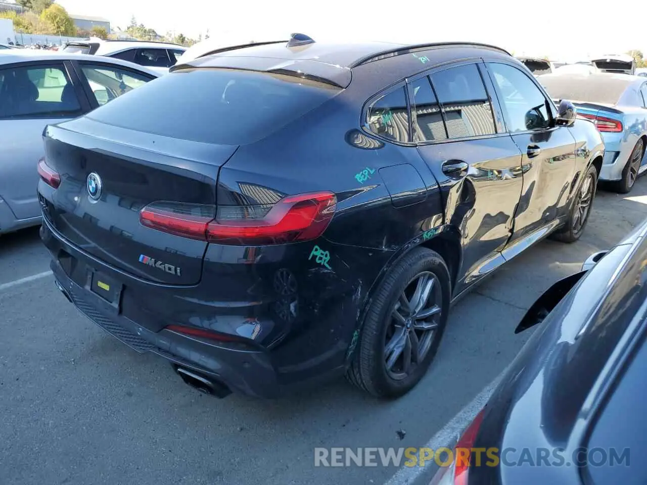 3 Photograph of a damaged car 5UX2V5C04L9D60103 BMW X4 2020