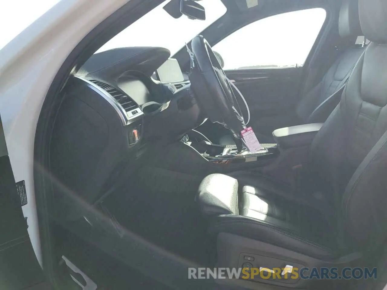 7 Photograph of a damaged car 5UX2V5C08L9B49129 BMW X4 2020