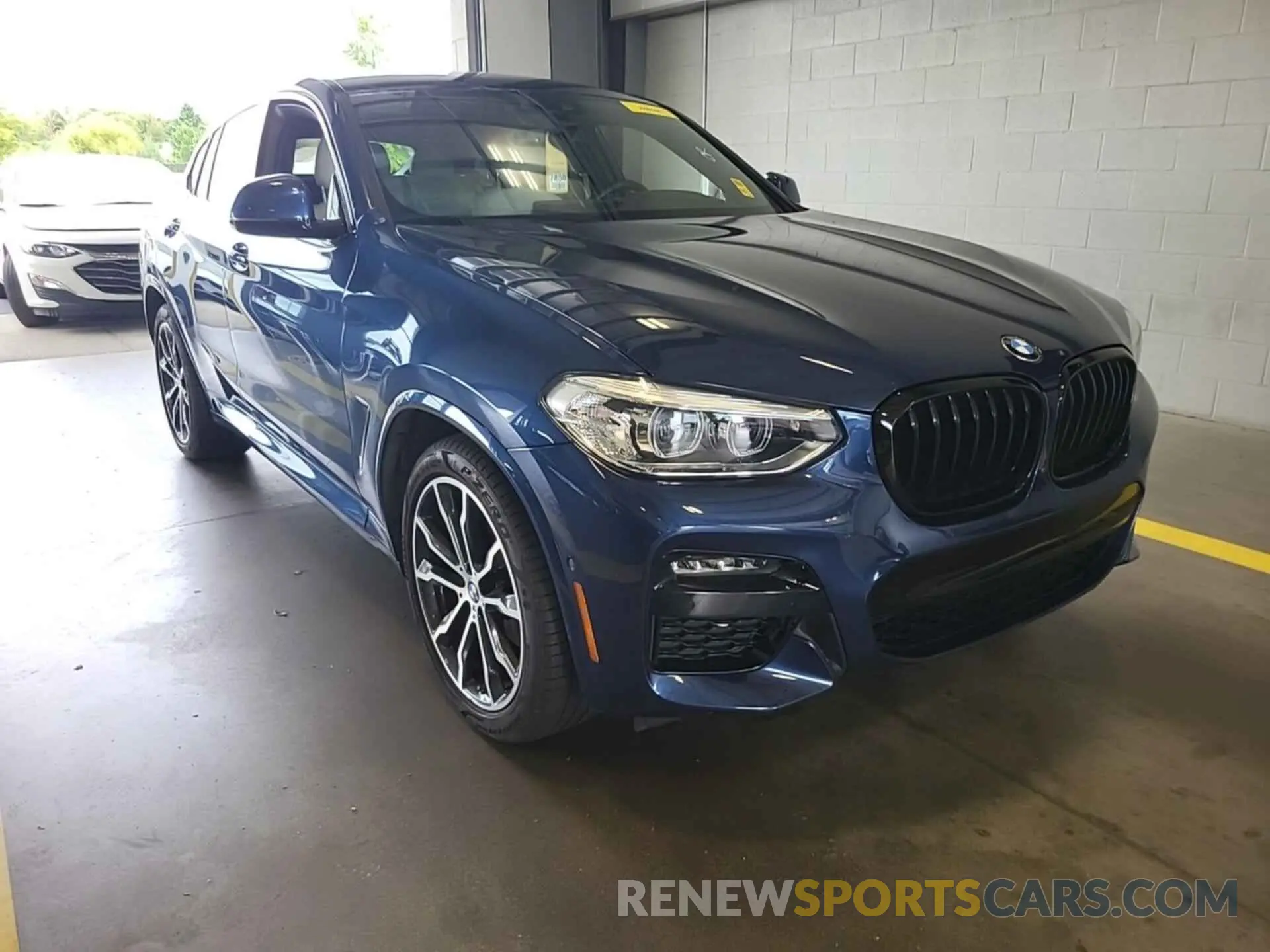 9 Photograph of a damaged car 5UX2V1C00M9E02003 BMW X4 2021