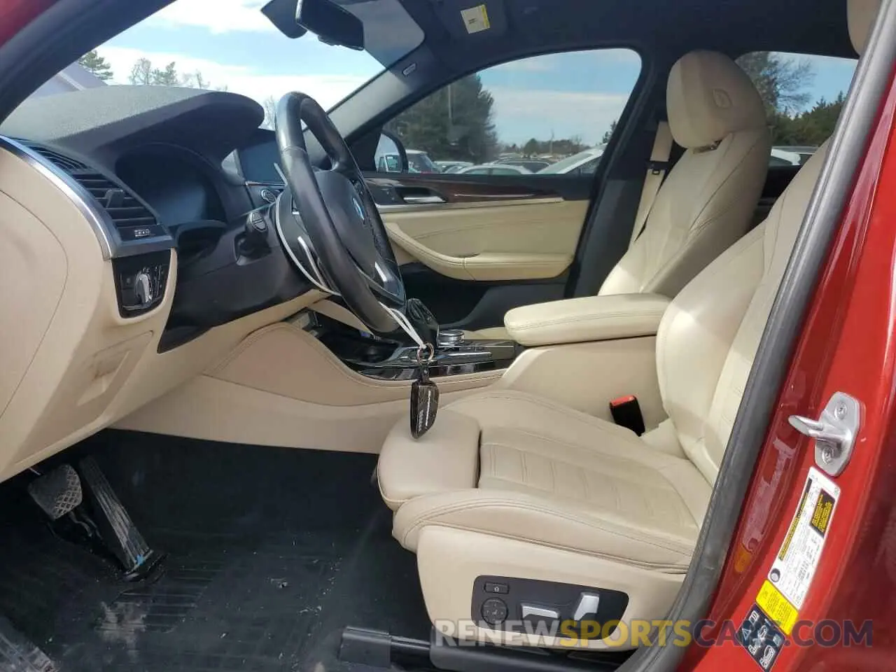 7 Photograph of a damaged car 5UX2V1C01M9F54470 BMW X4 2021