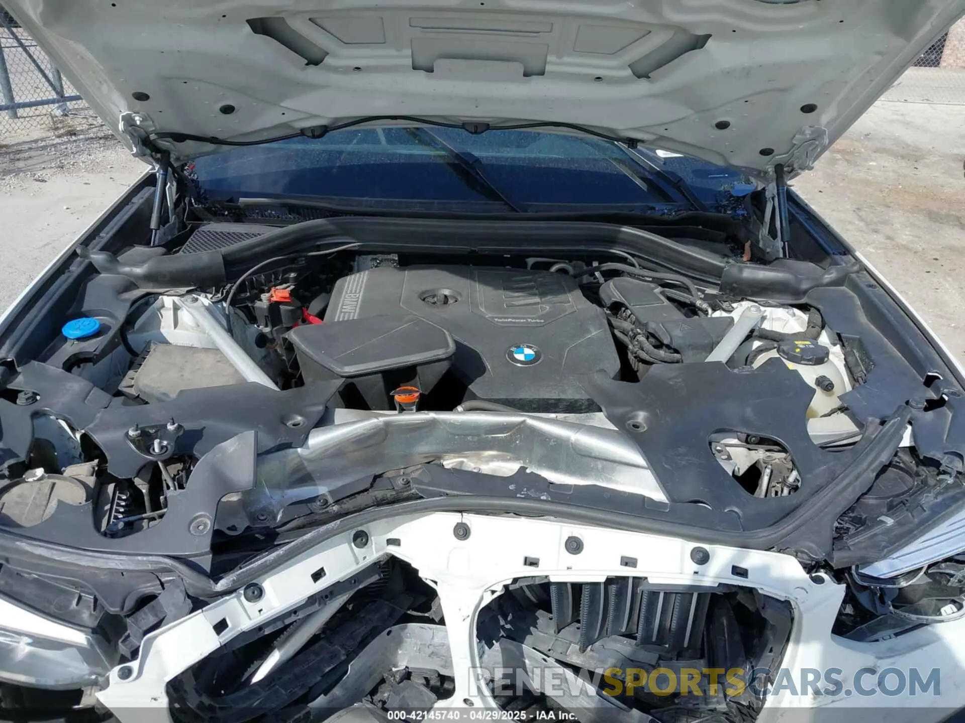 10 Photograph of a damaged car 5UX2V1C03M9F12611 BMW X4 2021