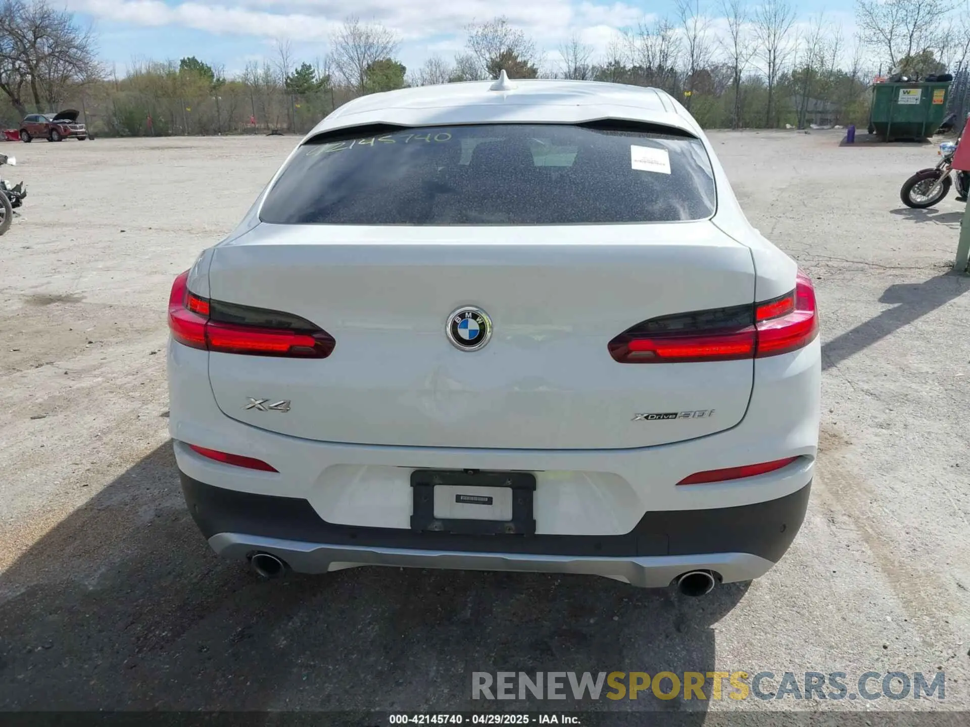 15 Photograph of a damaged car 5UX2V1C03M9F12611 BMW X4 2021