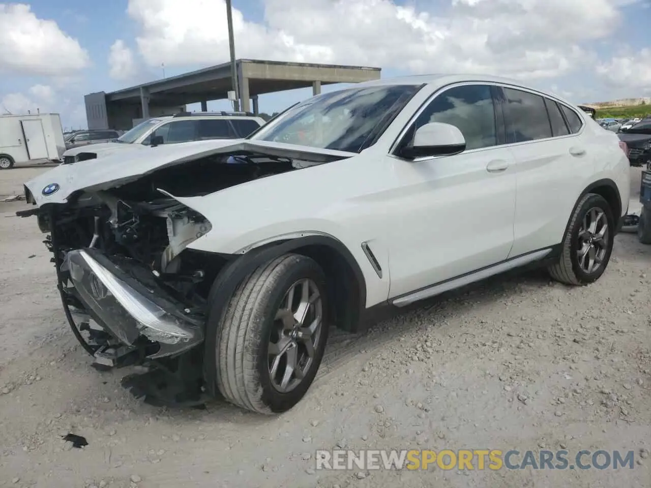 1 Фотография поврежденного автомобиля 5UX2V1C03M9H69638 BMW X4 2021