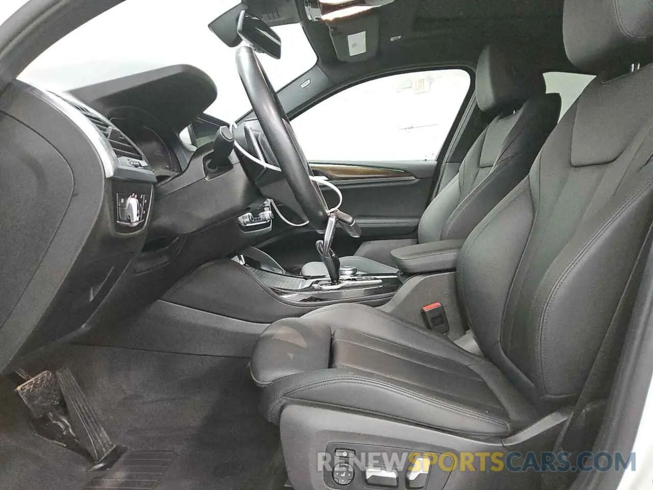 7 Photograph of a damaged car 5UX2V1C04M9E94765 BMW X4 2021