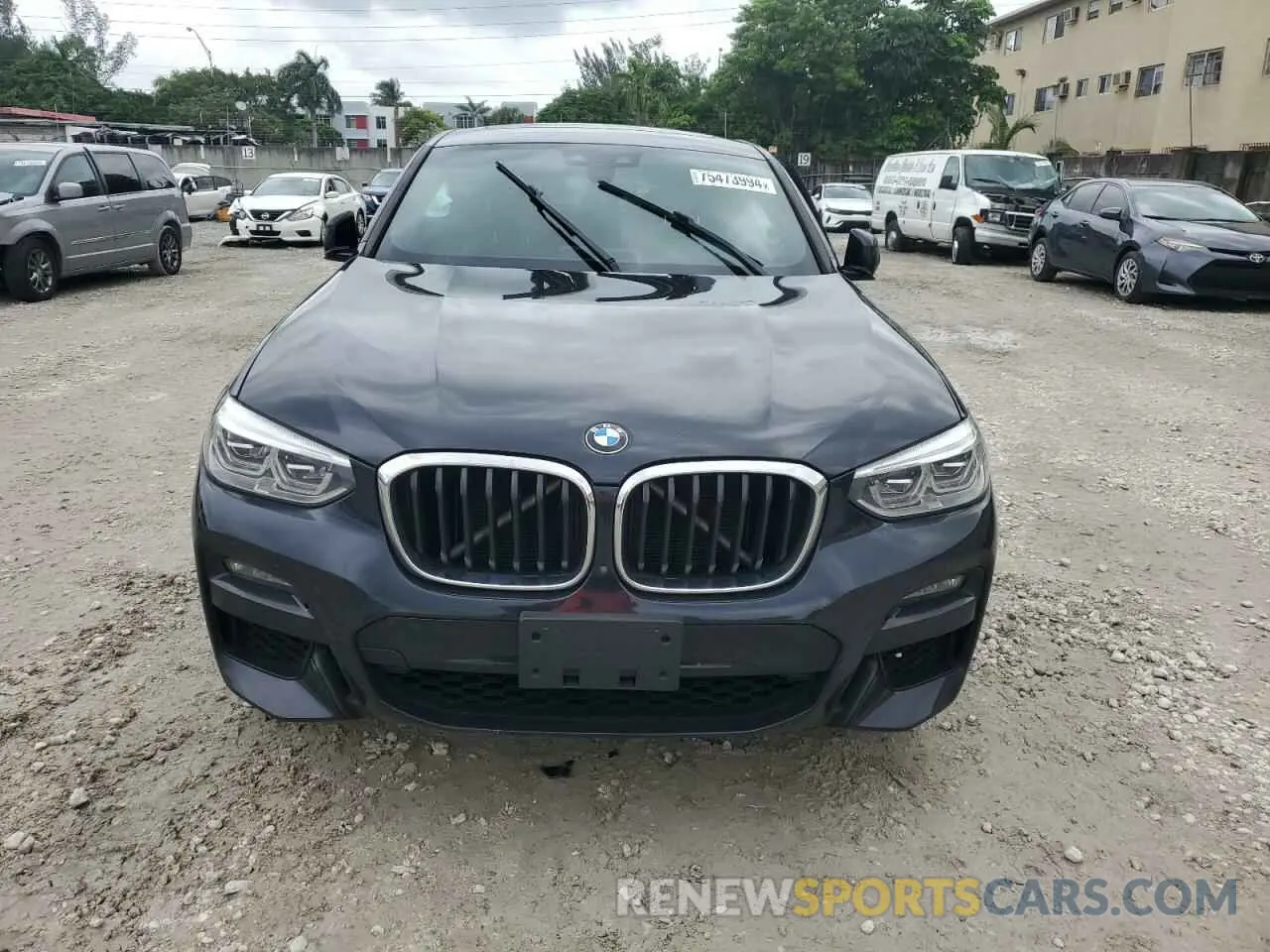5 Photograph of a damaged car 5UX2V1C04M9F04579 BMW X4 2021