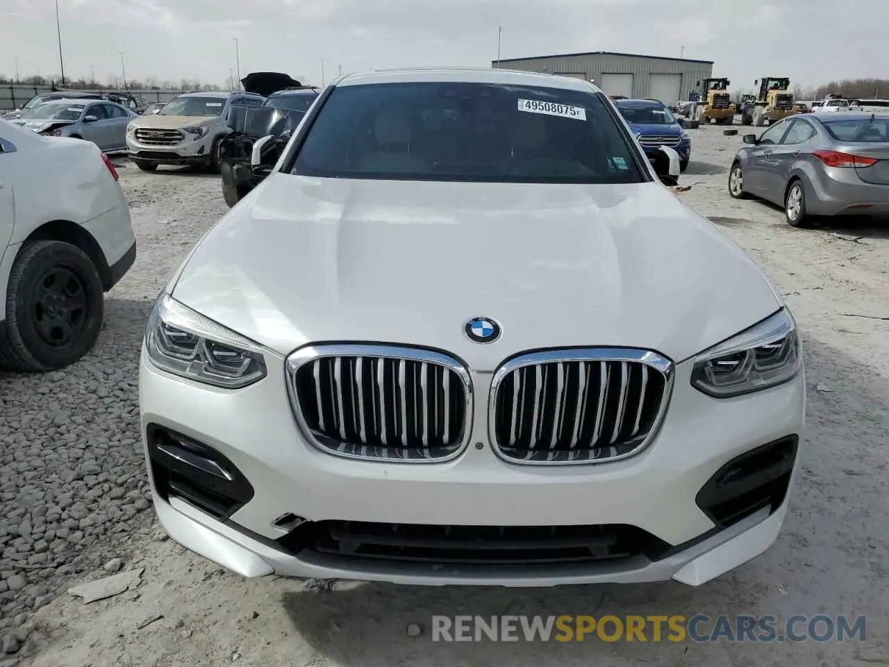 5 Photograph of a damaged car 5UX2V1C08M9G31058 BMW X4 2021