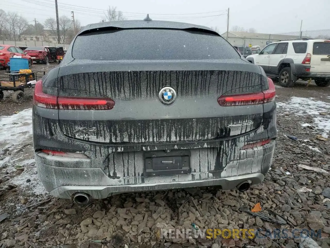 6 Photograph of a damaged car 5UX2V1C09M9E03649 BMW X4 2021
