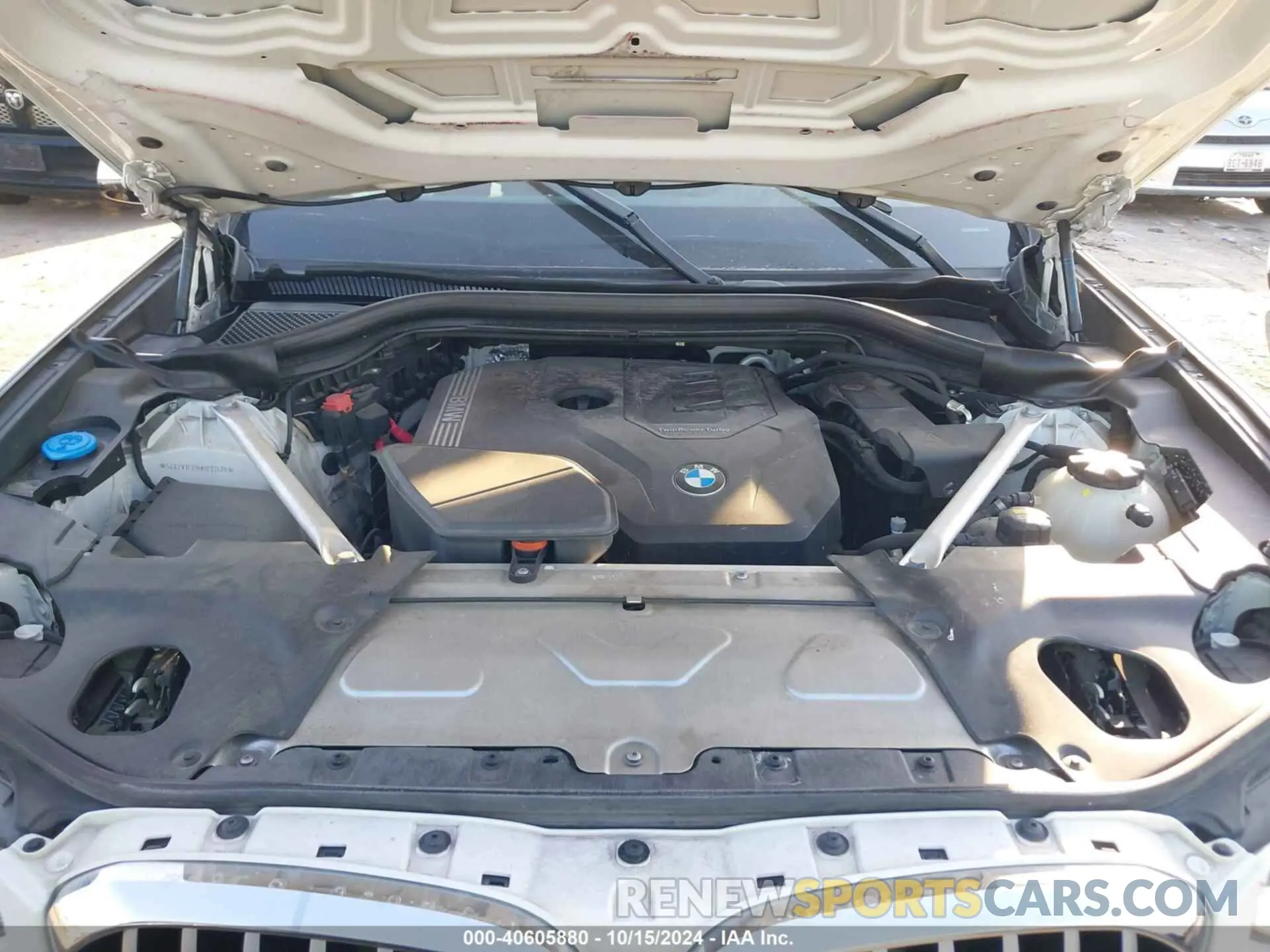 10 Photograph of a damaged car 5UX2V1C09M9E13579 BMW X4 2021