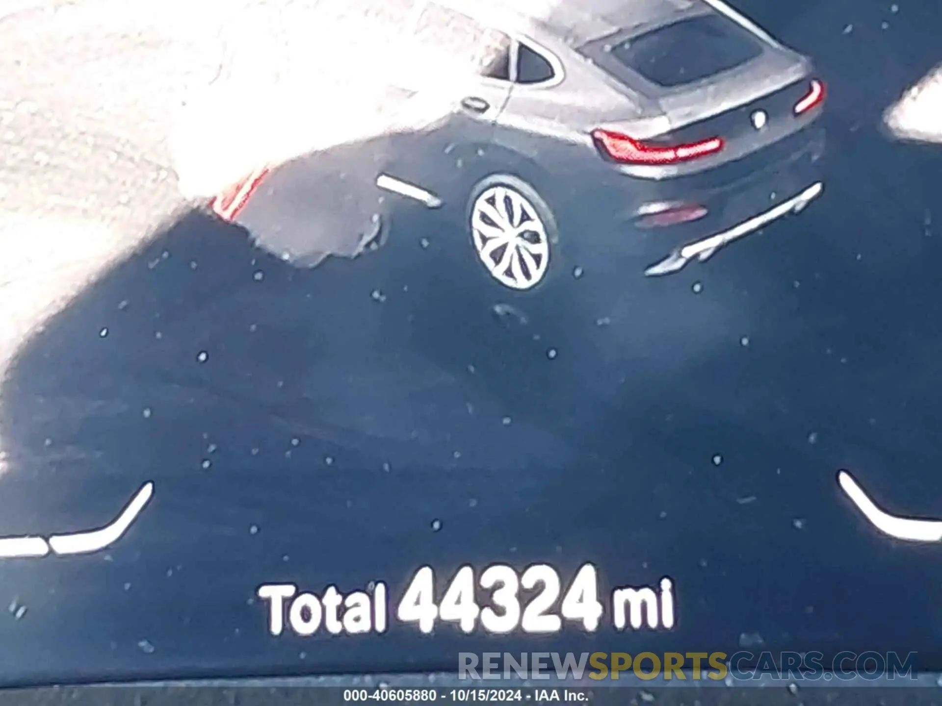15 Photograph of a damaged car 5UX2V1C09M9E13579 BMW X4 2021