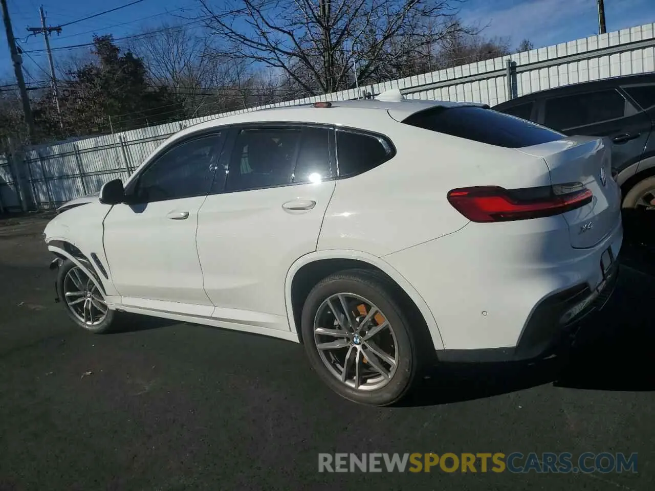 2 Фотография поврежденного автомобиля 5UX2V1C09M9F12676 BMW X4 2021