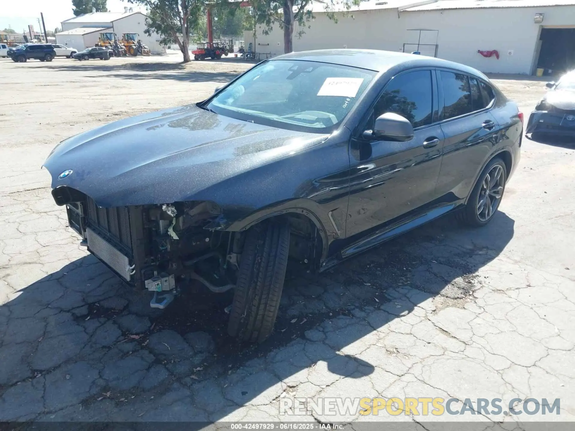 2 Photograph of a damaged car 5UX2V5C05M9G40873 BMW X4 2021