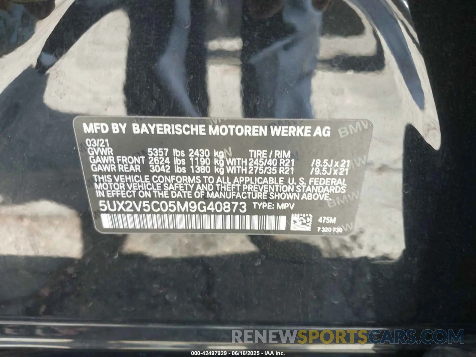 9 Photograph of a damaged car 5UX2V5C05M9G40873 BMW X4 2021