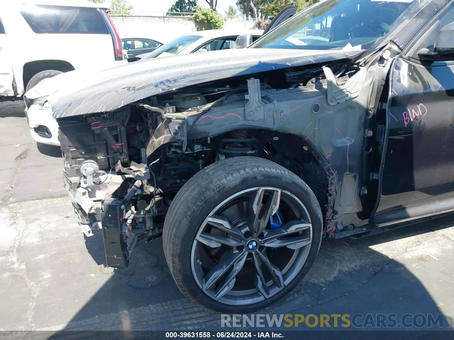 6 Photograph of a damaged car 5UX2V5C09M9E71182 BMW X4 2021