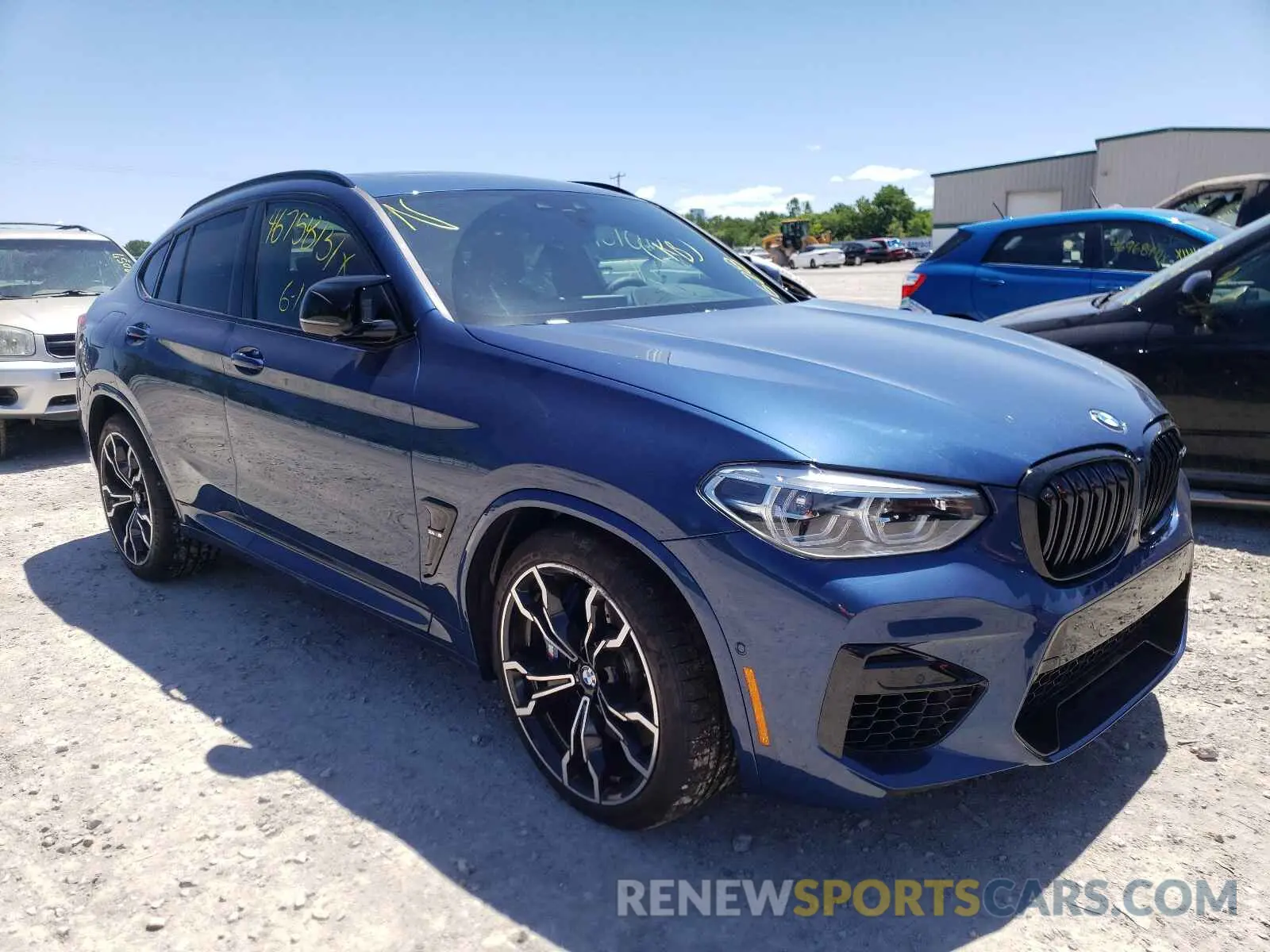 1 Photograph of a damaged car 5YMUJ0C09M9F20560 BMW X4 2021
