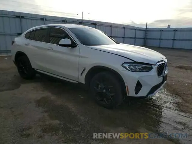 4 Photograph of a damaged car 5UX33DT00N9M86544 BMW X4 2022