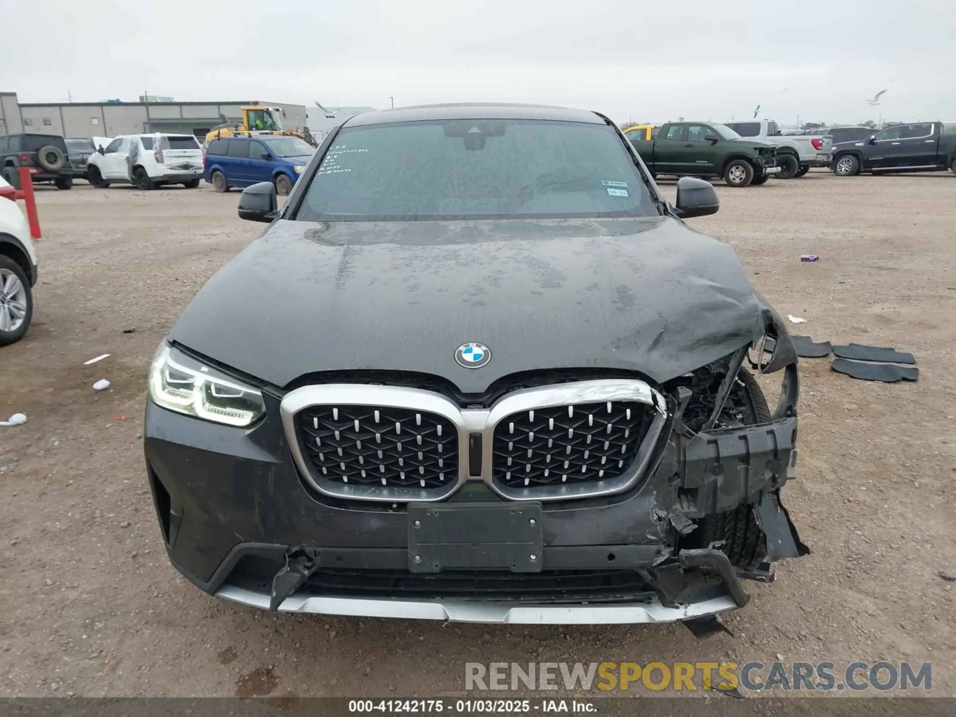 12 Photograph of a damaged car 5UX33DT07N9M96858 BMW X4 2022