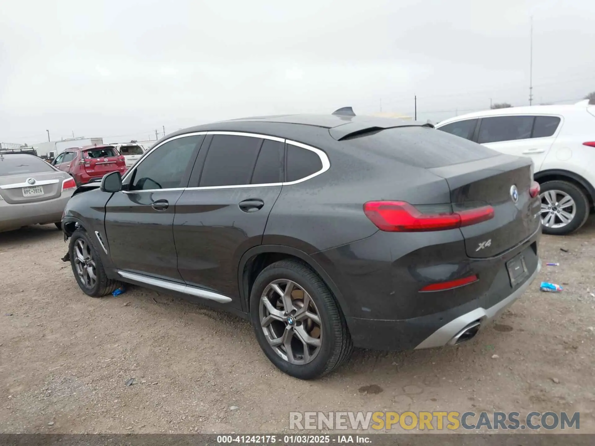 14 Photograph of a damaged car 5UX33DT07N9M96858 BMW X4 2022