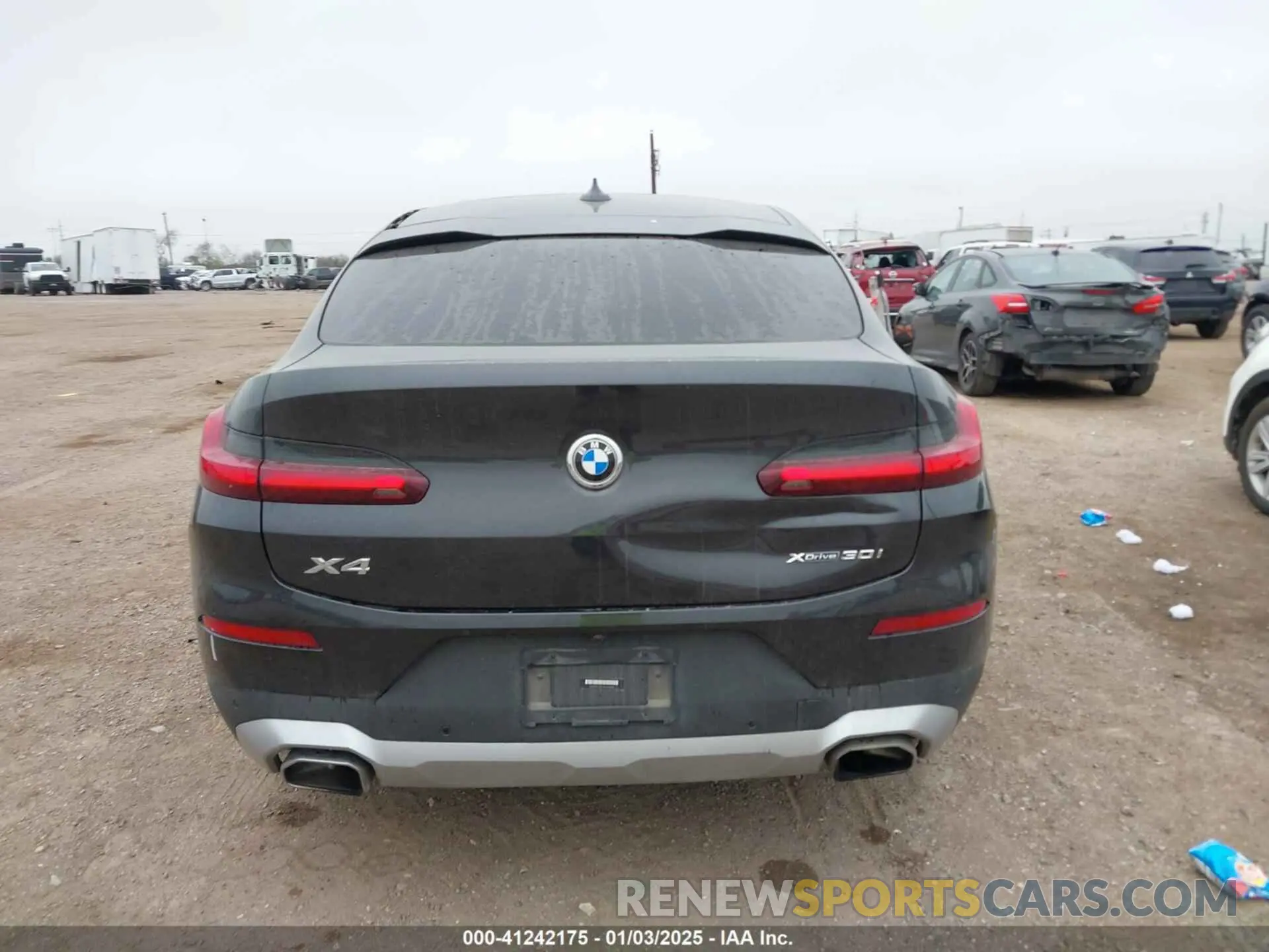 16 Photograph of a damaged car 5UX33DT07N9M96858 BMW X4 2022