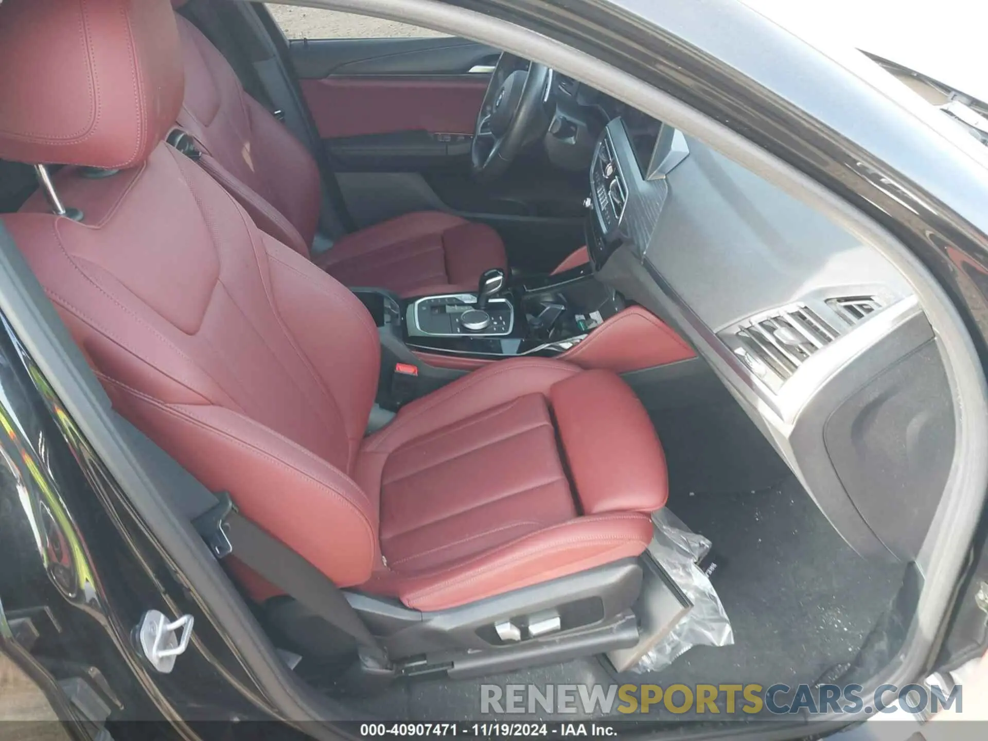 5 Photograph of a damaged car 5UX33DT0XN9L12528 BMW X4 2022