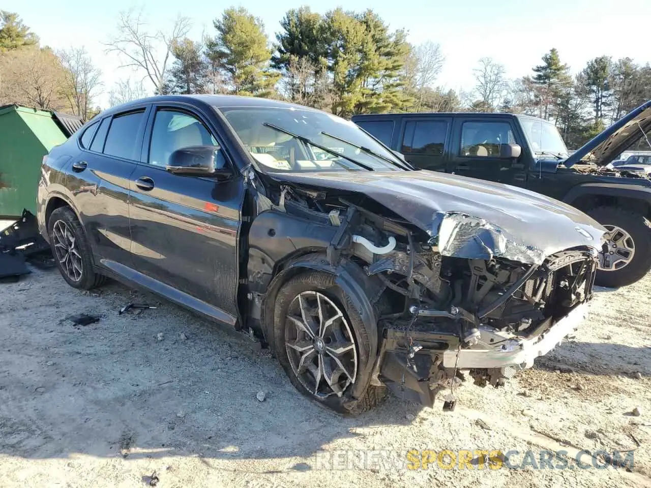 4 Photograph of a damaged car 5UX43DT03N9K31827 BMW X4 2022