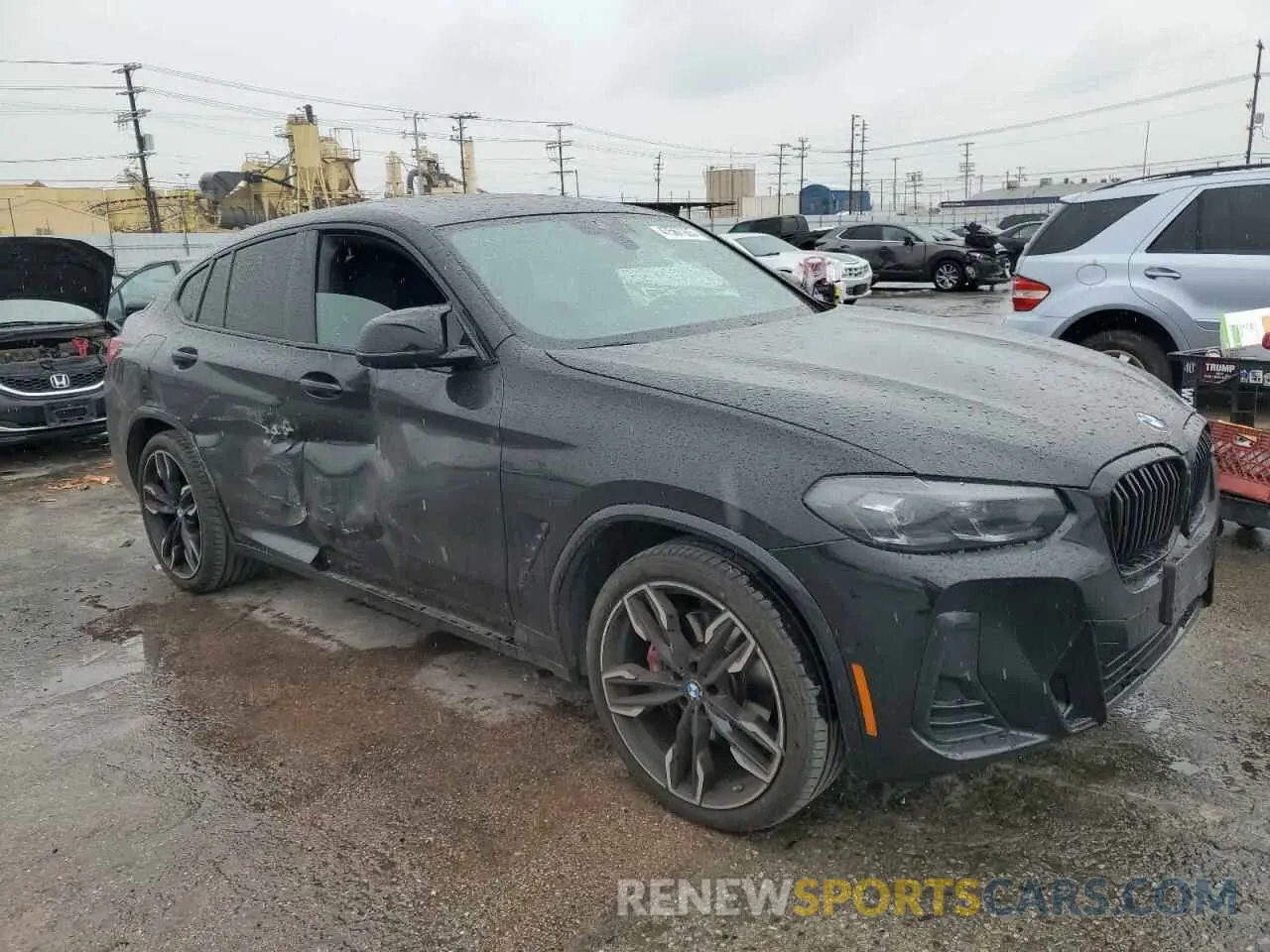 4 Photograph of a damaged car 5UX43DT06N9J88181 BMW X4 2022