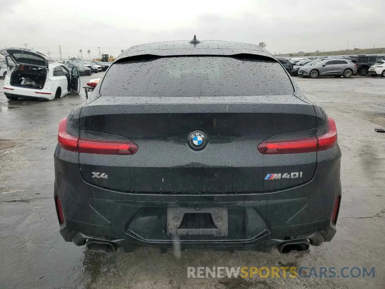 6 Photograph of a damaged car 5UX43DT06N9J88181 BMW X4 2022