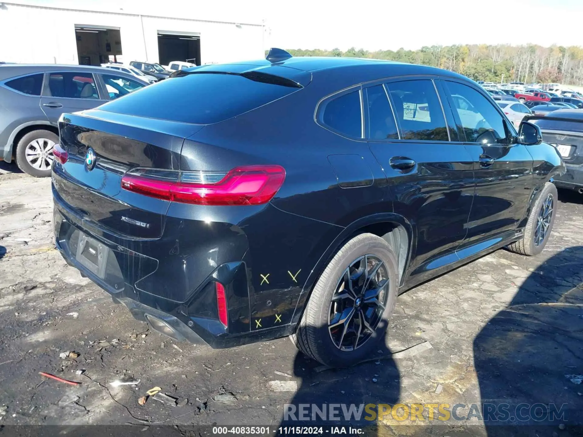 4 Photograph of a damaged car 5UX33DT02P9P71135 BMW X4 2023