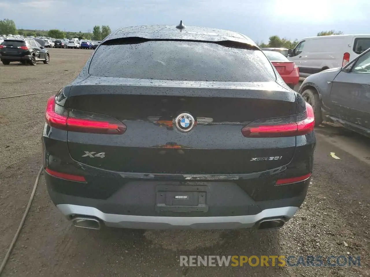 6 Photograph of a damaged car 5UX33DT03P9N51020 BMW X4 2023